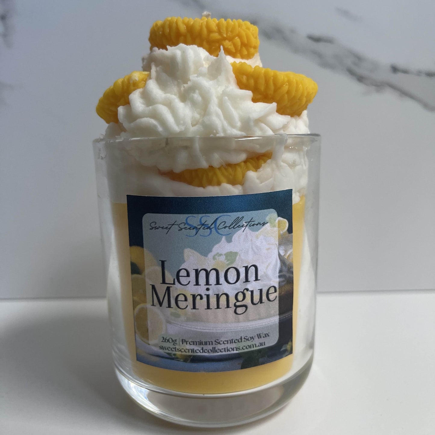 شمعة الفراولة وكريمة الصويا - 220 جم