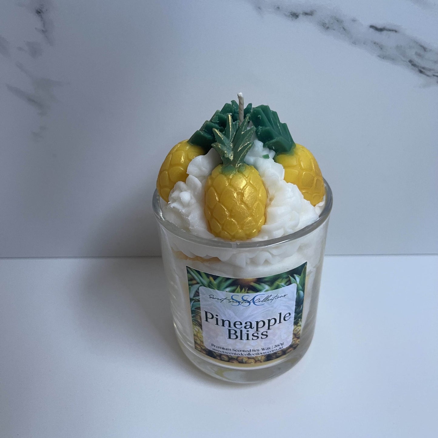 شمعة الفراولة وكريمة الصويا - 220 جم